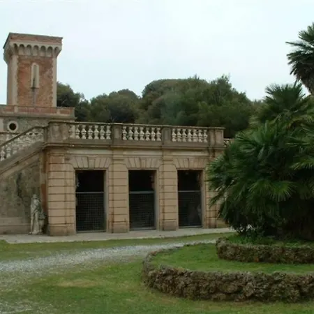 Apartment In Storica Sul Mare Per 8/10 Persone Castagneto Carducci