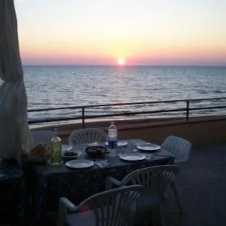 In Storica Sul Mare Per 8/10 Persone Castagneto Carducci