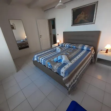 In Storica Sul Mare Per 8/10 Persone Apartment Castagneto Carducci